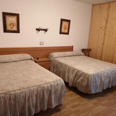 Guest house Pirineos *