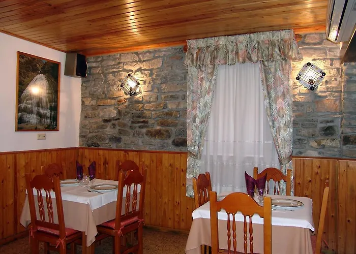 Pensión Pirineos Sarvisé