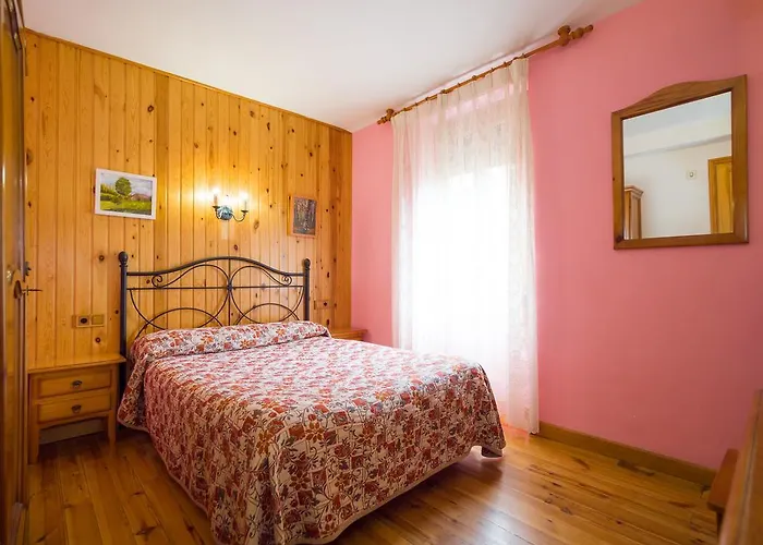 Pirineos Vendégház 3*